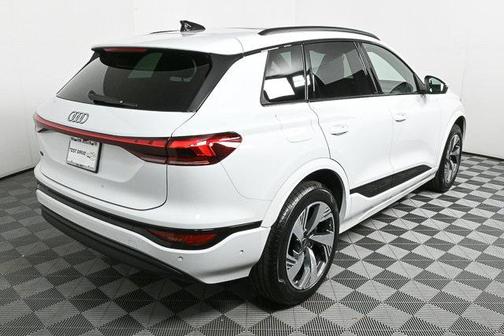 2025 Audi Q6 e-tron Premium Plus quattro