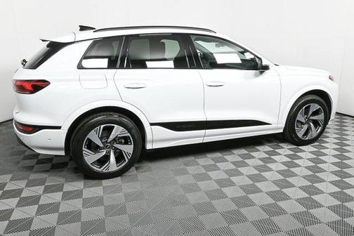 2025 Audi Q6 e-tron Premium Plus quattro