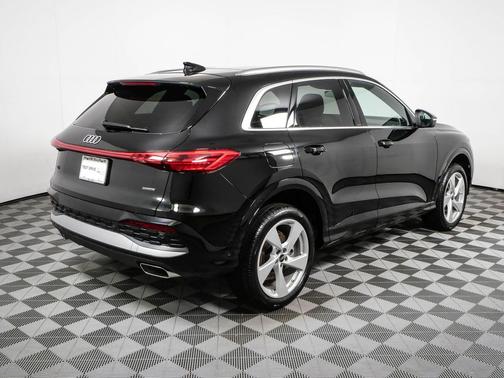 Mythos Black Metallic 2026 Audi Q5 Premium Plus TFSI quattro S tronic