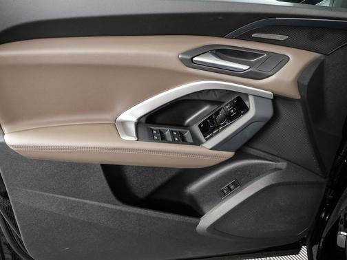 Mythos Black Metallic 2026 Audi Q5 Premium Plus TFSI quattro S tronic