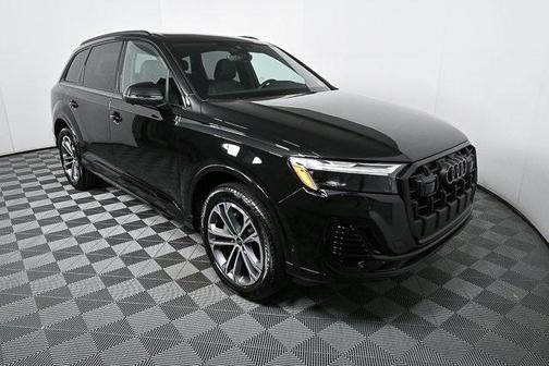 2025 Audi Q7 45 Premium Plus