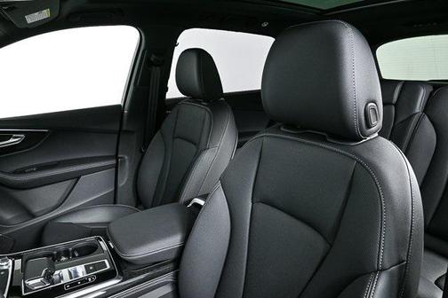 2025 Audi Q7 45 Premium Plus