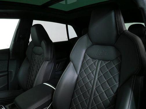 Mythos Black Metallic 2026 Audi SQ8 4.0T Prestige