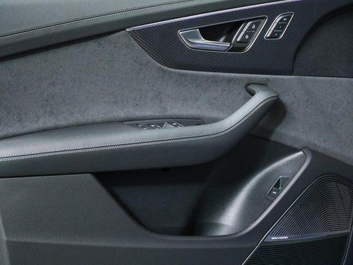 Mythos Black Metallic 2026 Audi SQ8 4.0T Prestige