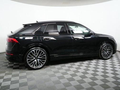 Mythos Black Metallic 2026 Audi SQ8 4.0T Prestige