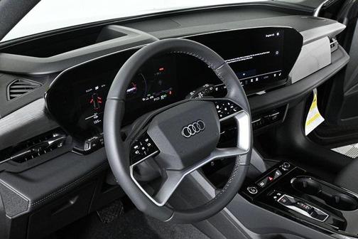 2025 Audi Q6 e-tron Premium Plus quattro