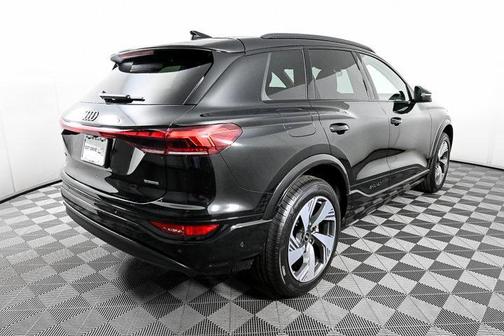 2025 Audi Q6 e-tron Premium Plus quattro