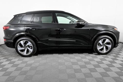 2025 Audi Q6 e-tron Premium Plus quattro