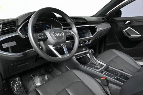 2022 Audi Q3 45 S line Premium
