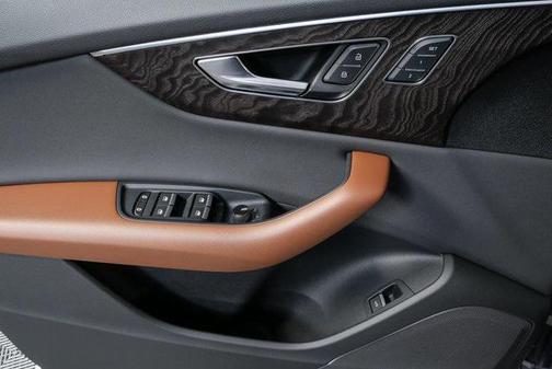 2022 Audi Q8 55 Premium