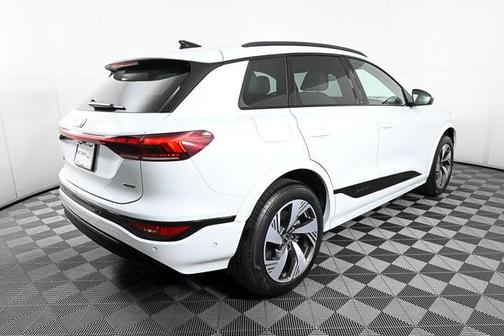 2025 Audi Q6 e-tron Premium Plus quattro