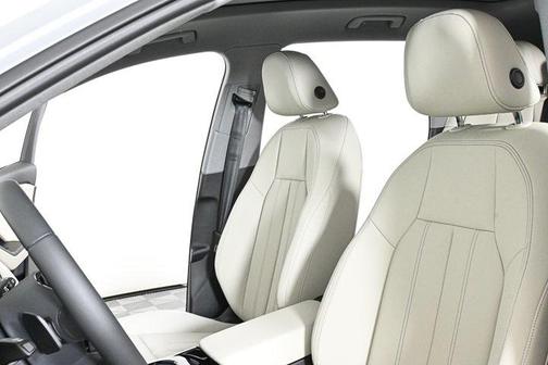 2025 Audi Q6 e-tron Premium Plus quattro