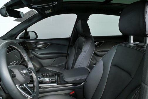2025 Audi Q7 45 Premium