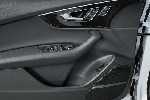 2025 Audi Q7 45 Premium