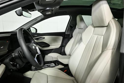 2025 Audi Q6 e-tron Prestige quattro