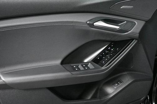 2025 Audi Q6 e-tron Premium Plus quattro