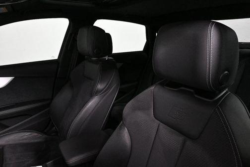 2022 Audi A4 45 S line Premium Plus