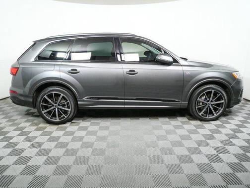 Samurai Gray Metallic 2023 Audi Q7 55 Premium Plus