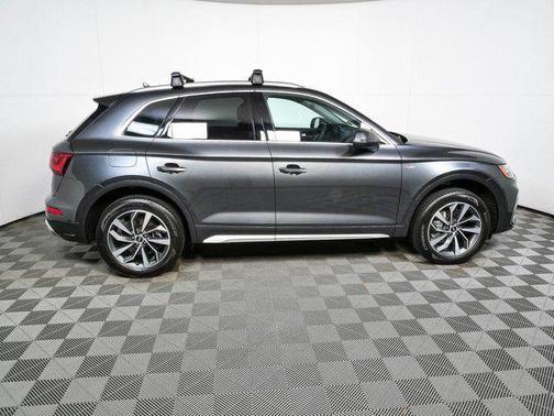 Daytona Gray Pearl Effect 2023 Audi Q5 45 S line Premium Plus