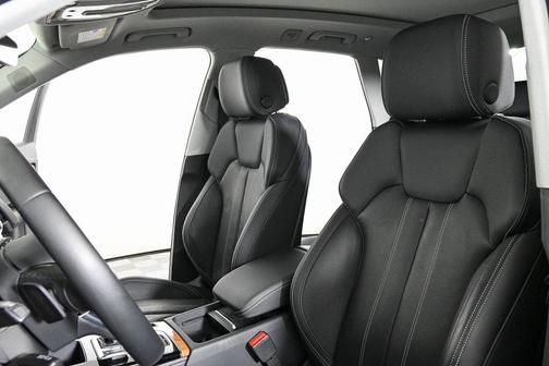 2023 Audi Q5 45 S line Prestige