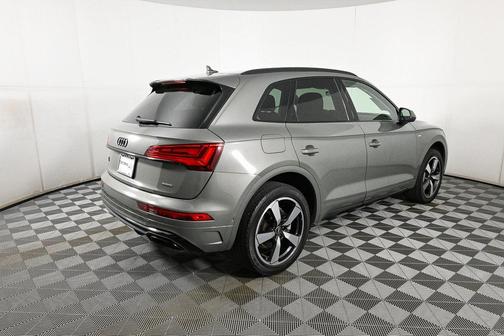 2023 Audi Q5 45 S line Prestige