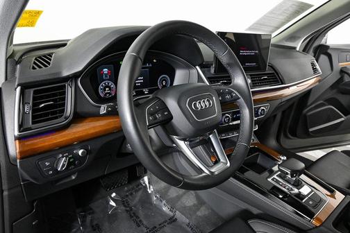 2023 Audi Q5 45 S line Prestige