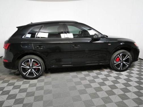 Mythos Black Metallic 2025 Audi Q5 45 S line Premium Plus