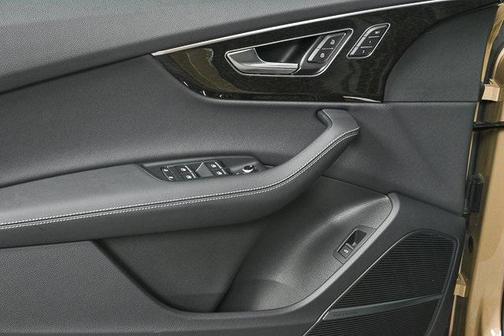 2025 Audi Q7 45 Premium Plus