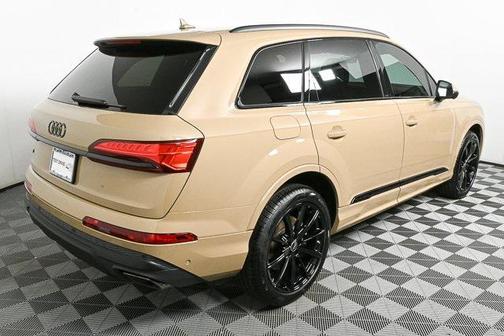 2025 Audi Q7 45 Premium Plus