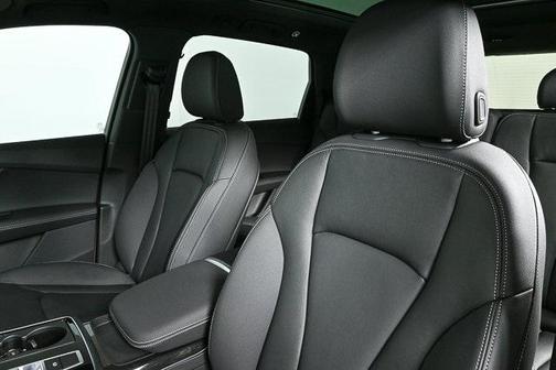 2025 Audi Q7 45 Premium Plus