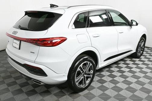2025 Audi Q5 Premium