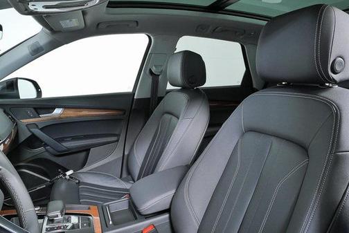 2022 Audi Q5 45 S line Premium Plus