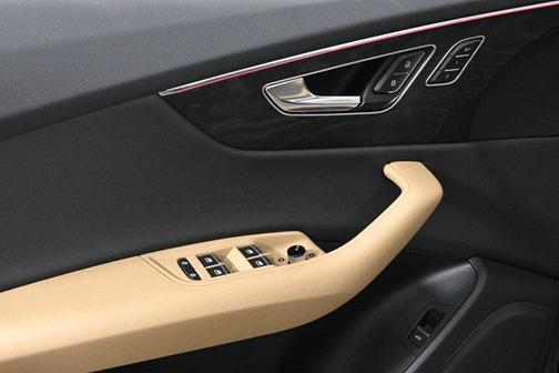 2025 Audi Q8 55 Premium