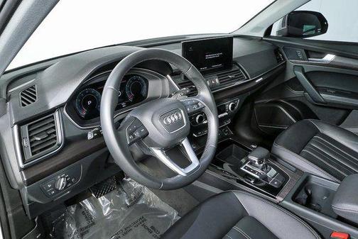 2023 Audi Q5 40 Premium Plus
