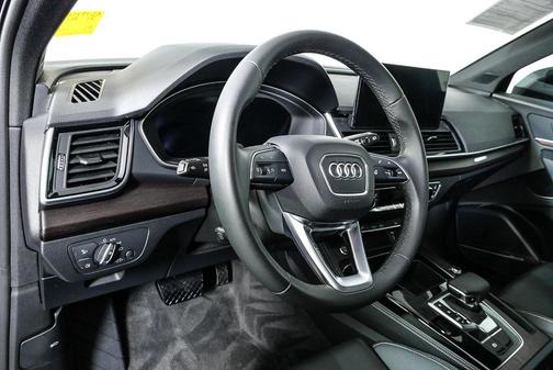 2023 Audi Q5 45 S line Premium Plus