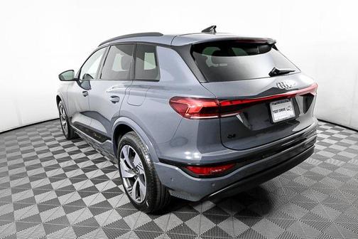 2025 Audi Q6 e-tron Premium quattro