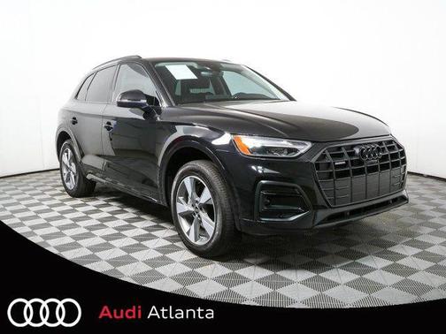 Mythos Black Metallic 2024 Audi Q5 40 Premium Plus