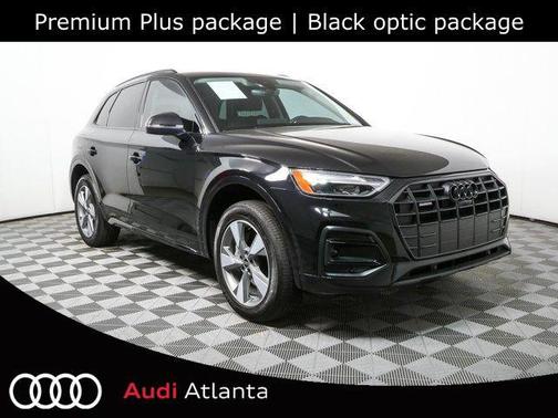 Mythos Black Metallic 2024 Audi Q5 40 Premium Plus