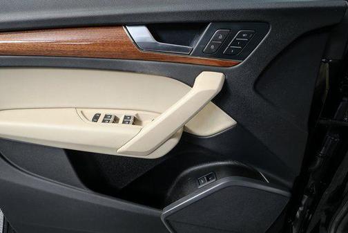 2023 Audi Q5 45 S line Premium