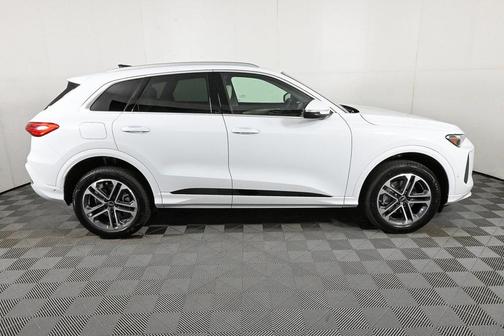 2025 Audi Q5 Premium TFSI quattro S tronic