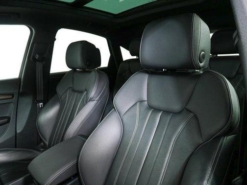 Ibis White 2023 Audi Q5 45 S line Premium