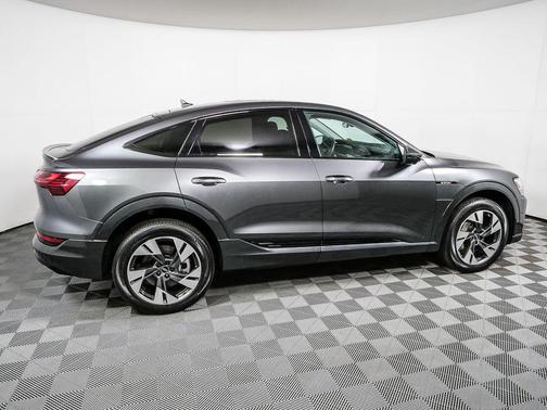 Daytona Gray Pearl Effect 2022 Audi e-tron Sportback S line Premium
