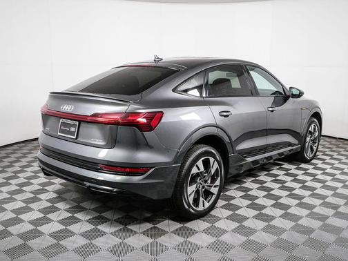 Daytona Gray Pearl Effect 2022 Audi e-tron Sportback S line Premium