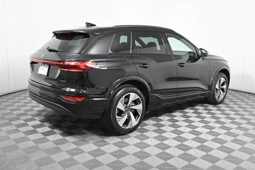 2025 Audi Q6 e-tron Premium Plus quattro