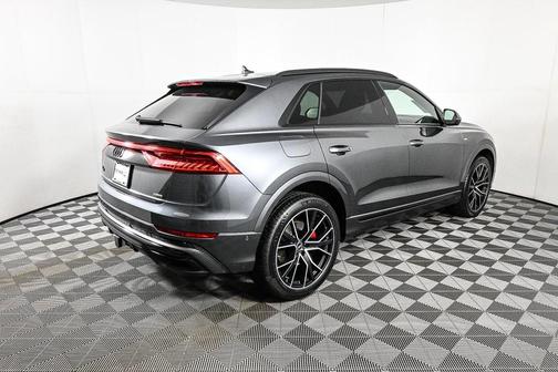 2022 Audi Q8 55 Premium Plus