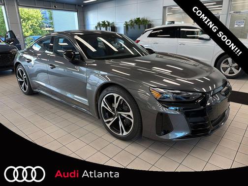 Daytona Gray Pearl Effect 2023 Audi e-tron GT Prestige quattro
