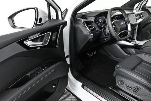 2025 Audi Q4 e-tron Prestige 55 quattro