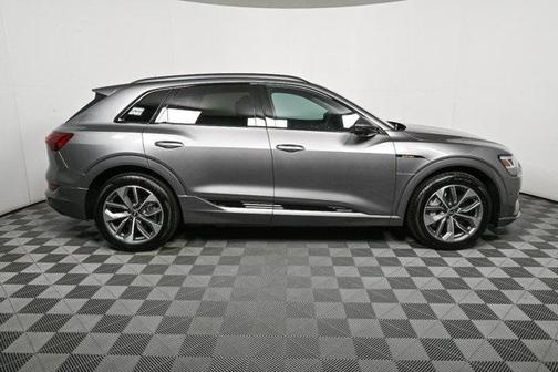 2021 Audi e-tron Premium Plus