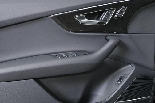 2026 Audi Q7 45 Premium