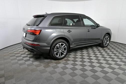 2026 Audi Q7 45 Premium